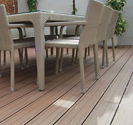 Angela De Gutiérrez - Acabados decorativos | Piso decks plástico-madera